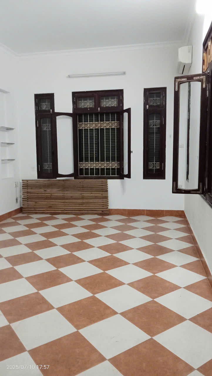 Cho thuê MBKD ngõ ô tô Huỳnh Thúc Kháng, 4 tầng x 72m2 Cà Phê, Home Stay, Spa - Ảnh 1